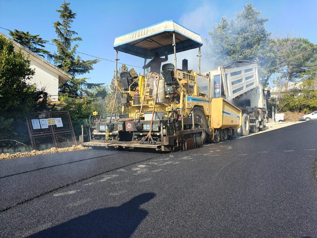 Posa nuovo asfalto