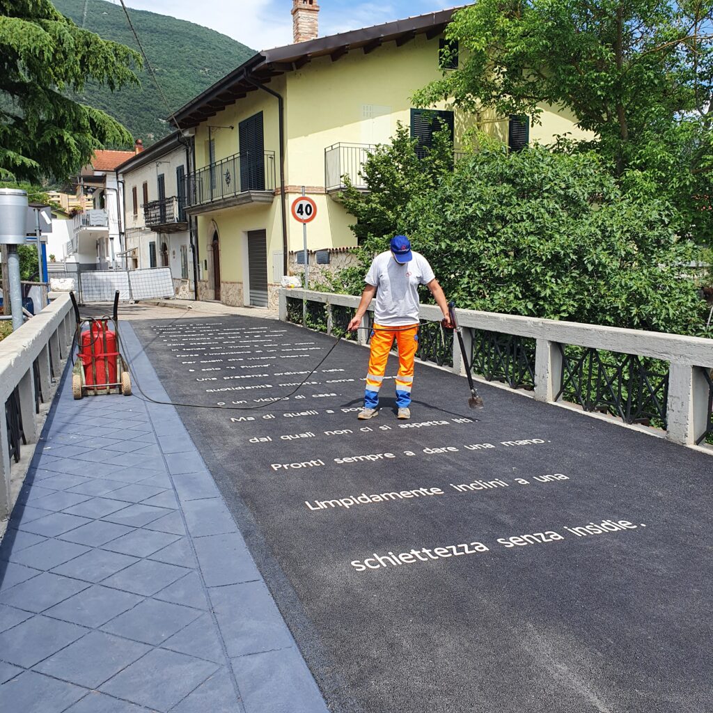 Bruciatore per termoplastico